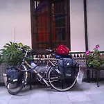 Backpacker Al-katre Frühstückspension