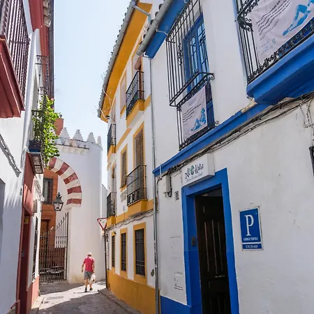 Backpacker Al-katre Oda ve Kahvaltı Cordoba