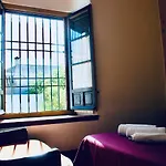 Backpacker Al-katre Bed and Breakfast *