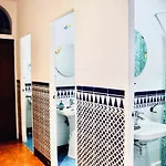 Backpacker Al-katre Bed and Breakfast *