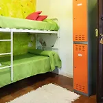 Backpacker Al-katre Bed and Breakfast