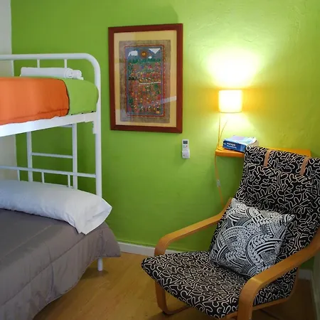 Backpacker Al-katre Bed & Breakfast