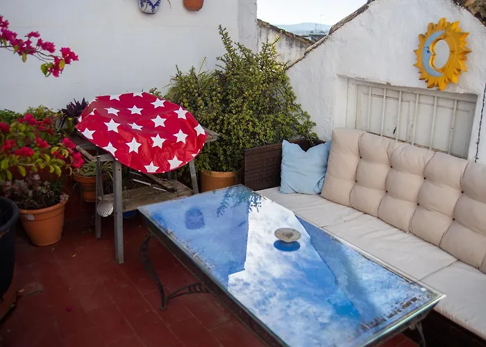 バックパッカー アルカトレ ベッド・アンド・ブレックファスト